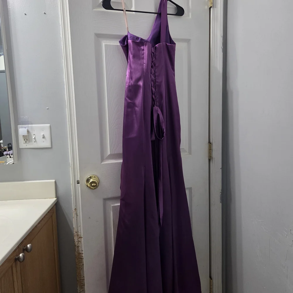 Elegant One Shoulder Satin Dress in Deep Purple - Picture 6 of 12